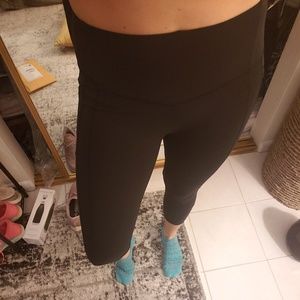 23" Align LULULEMON Crop Leggings
